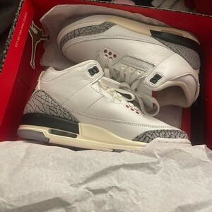 2023 Air jordan 3 retro GS “White cement reimagined”🤍 
•NEVER WORN JUST BOUGHT